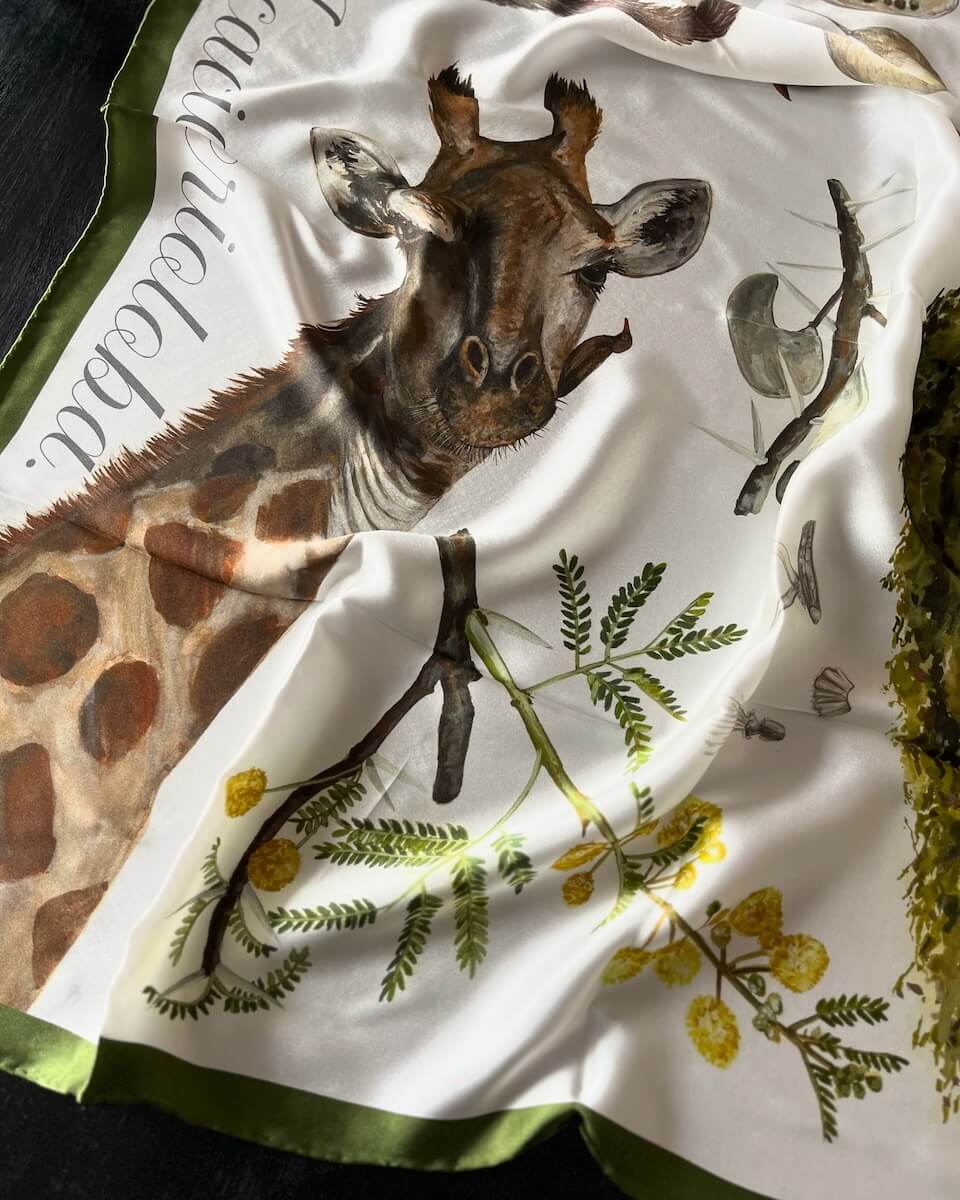Acacia Design with giraffe